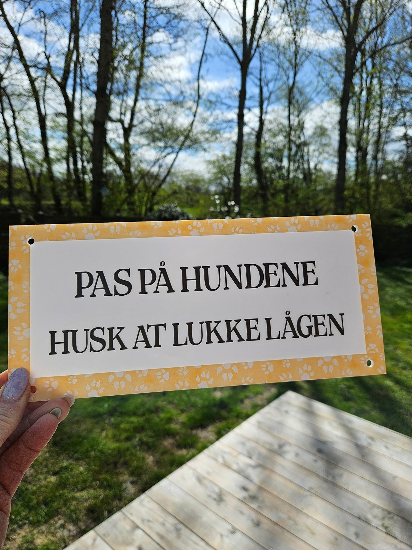 Hundeskilte i akryl - Renata's Wood Work