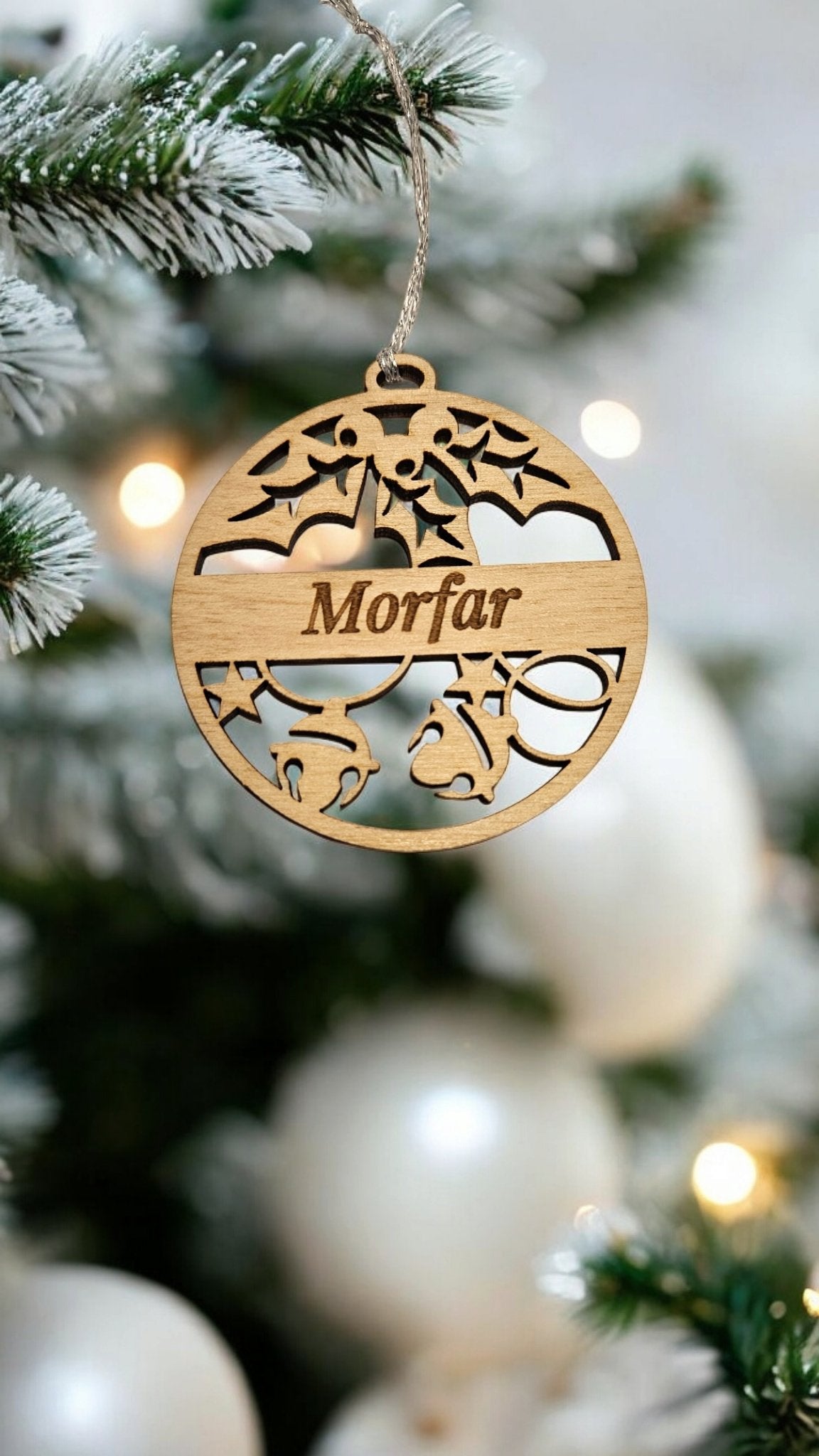 Julekugle med navn - Renata's Wood Work
