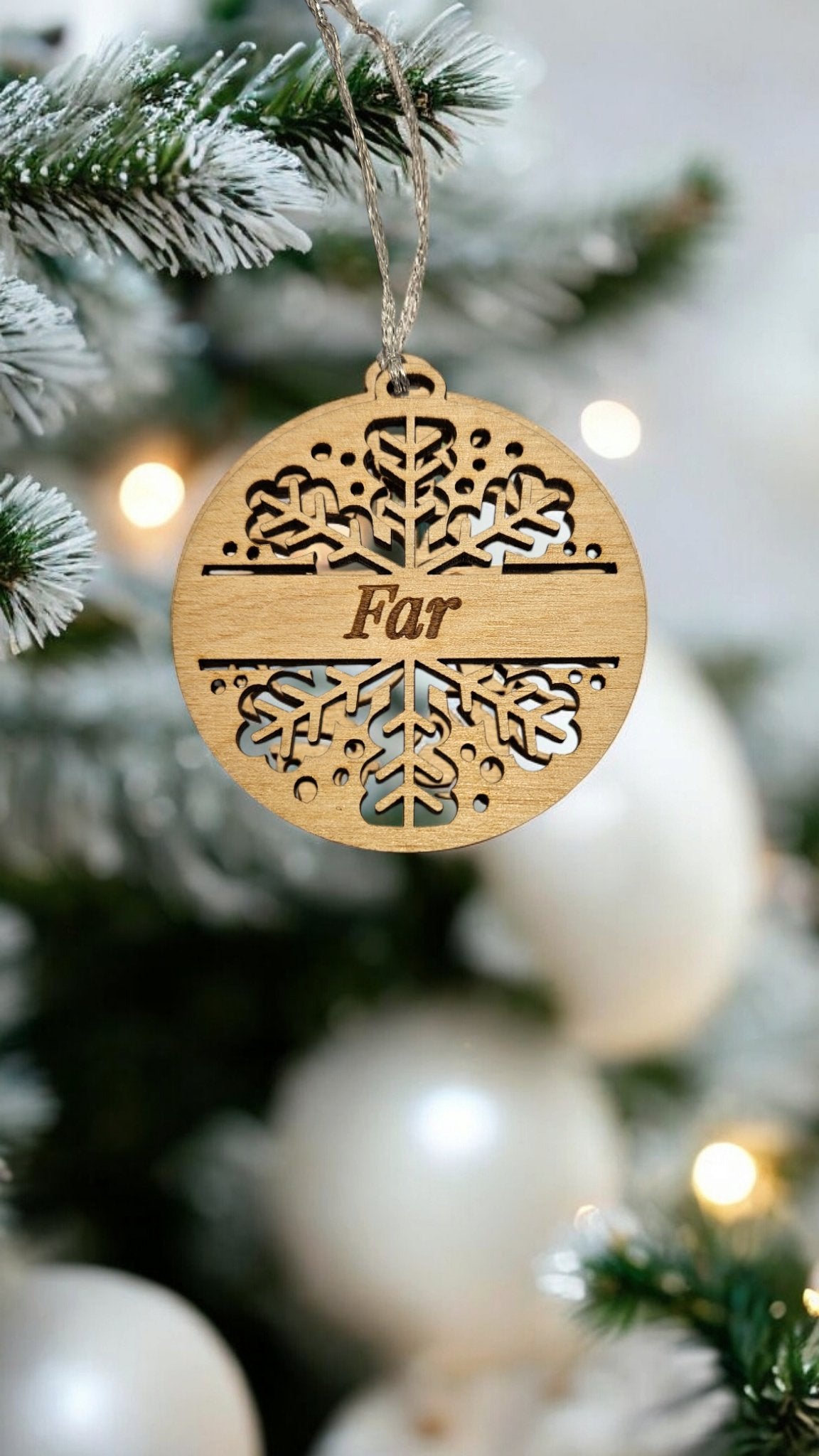Julekugle med navn - Renata's Wood Work