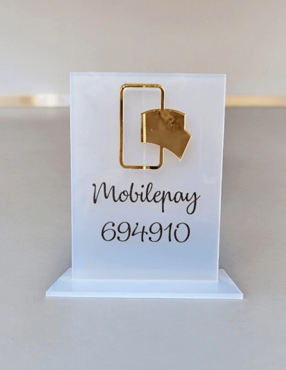 MobilePay skilt i akryl - Renata's Wood Work