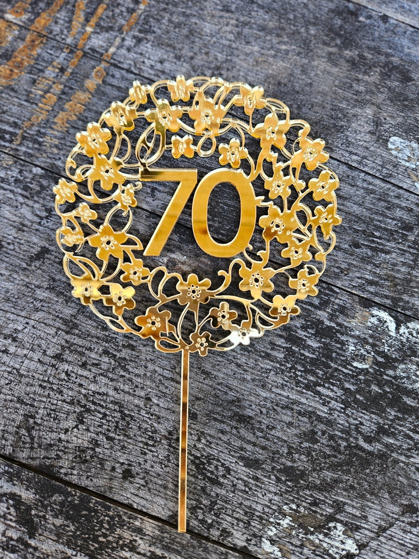 Caketopper- Krans med nummer - Renata's Wood Work