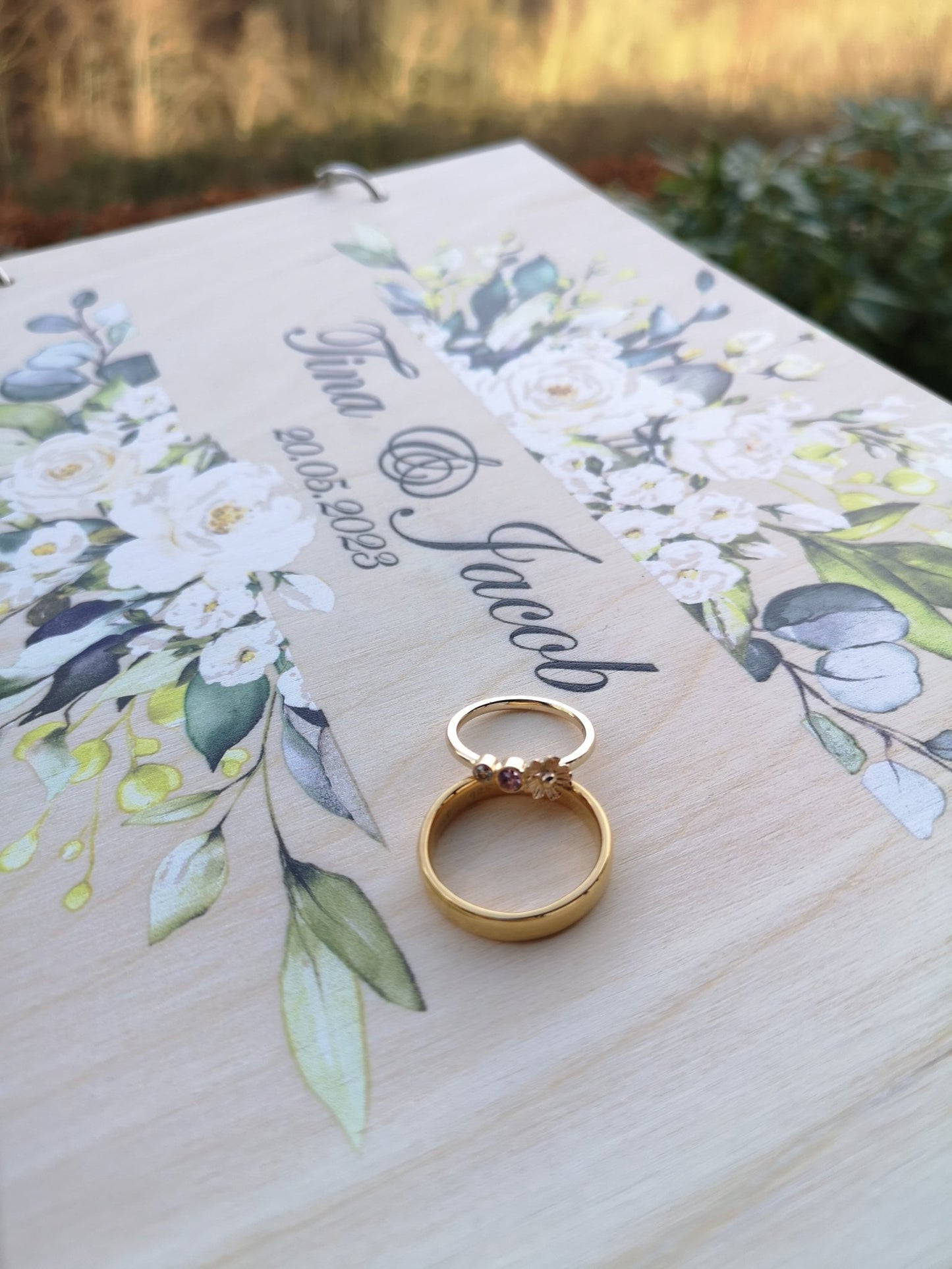 Gæstebog - hvide blomster - Renata's Wood Work