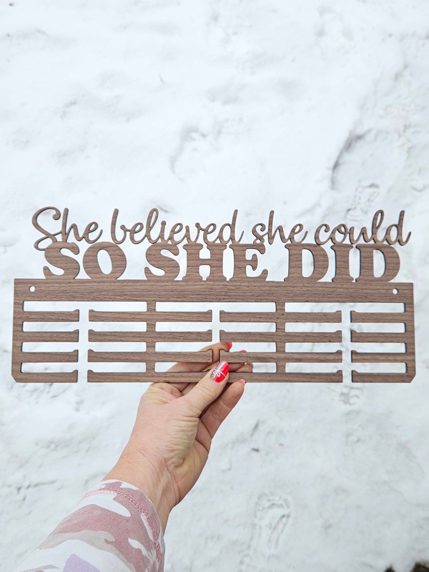 Medaljeholder -she/he believed she/he could - Renata's Wood Work