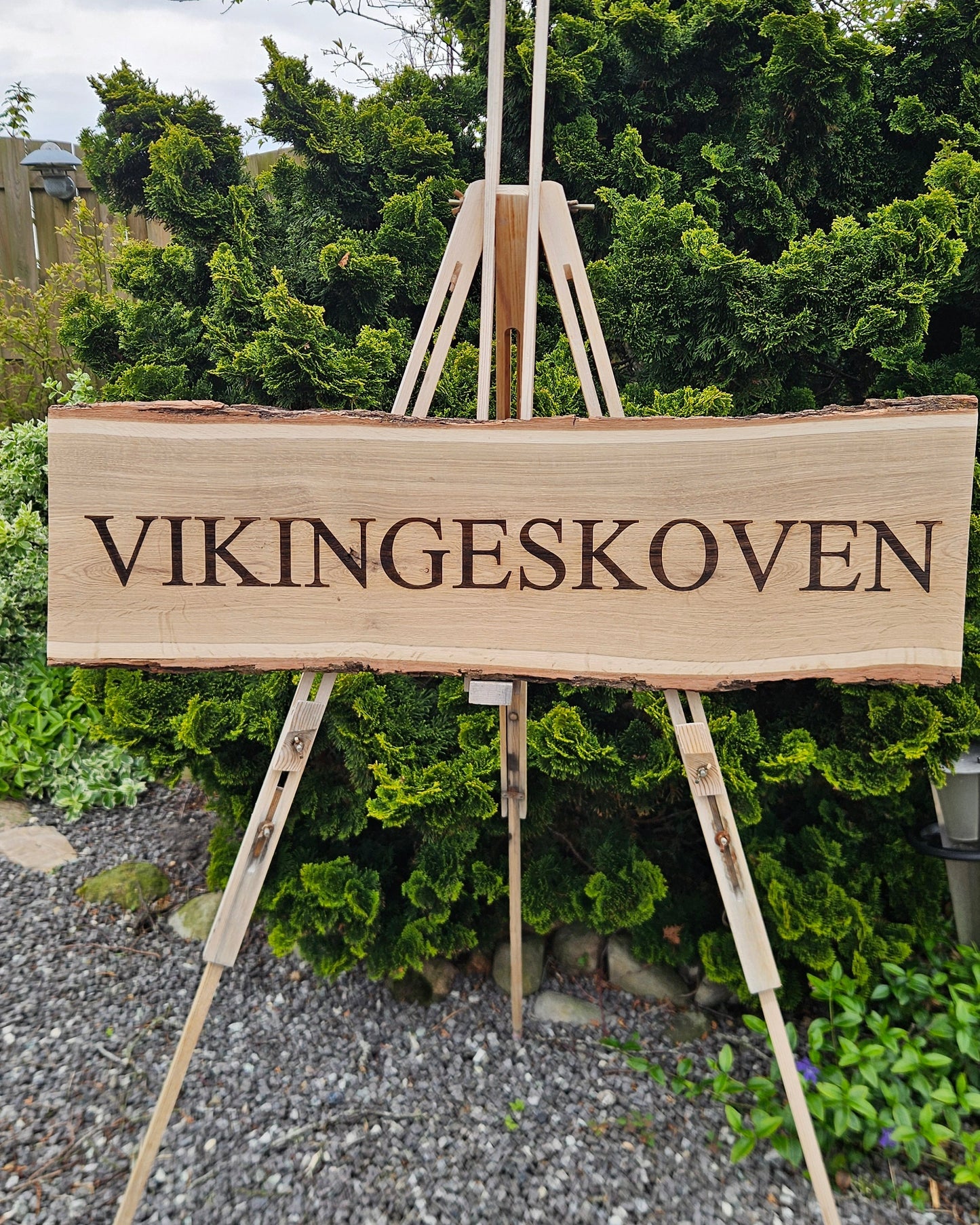 Skilte i egetræ