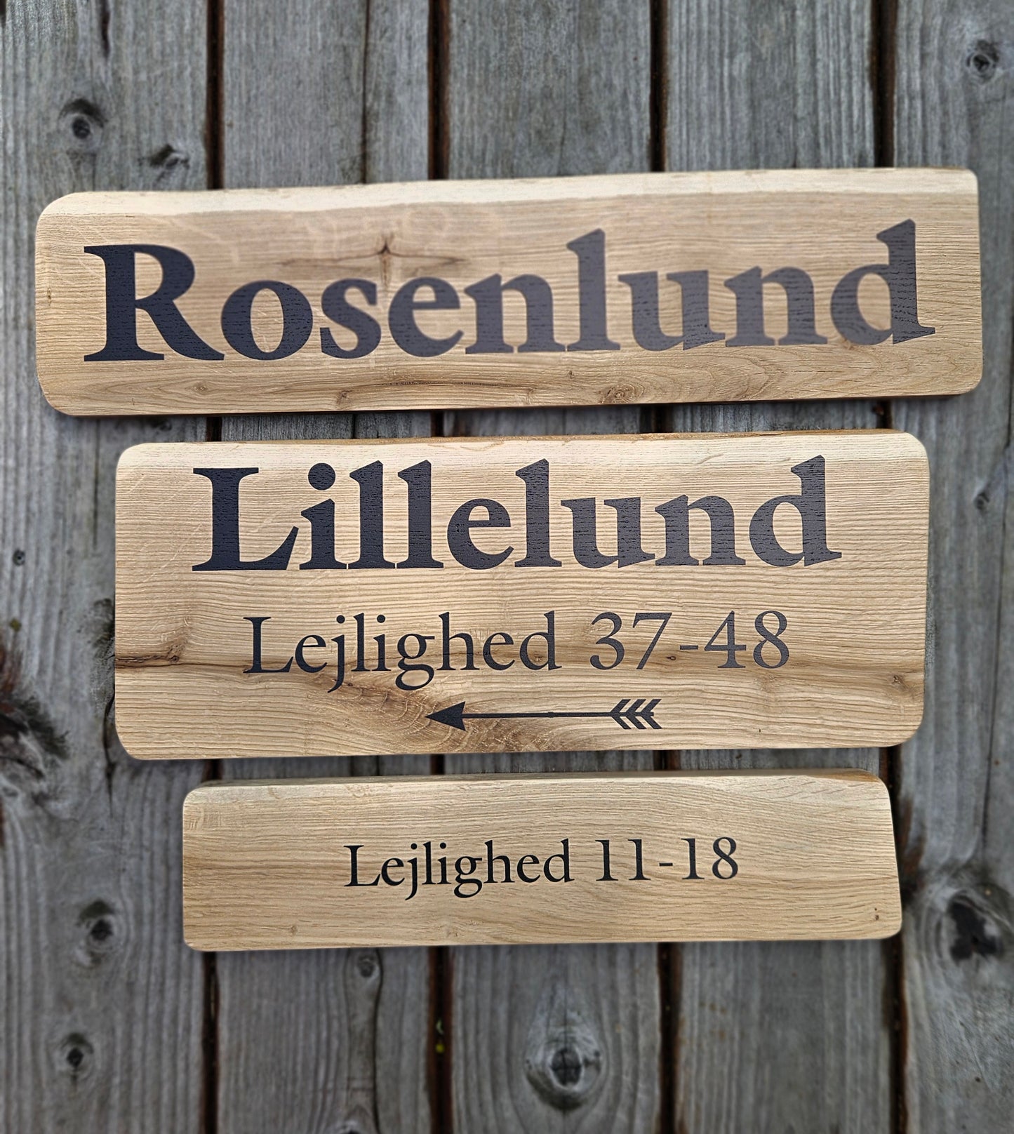 Plejehjemsskilte i egetræ