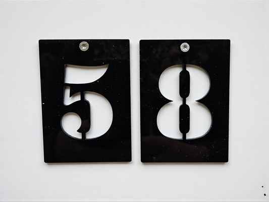 Enkelt husnummer i akryl