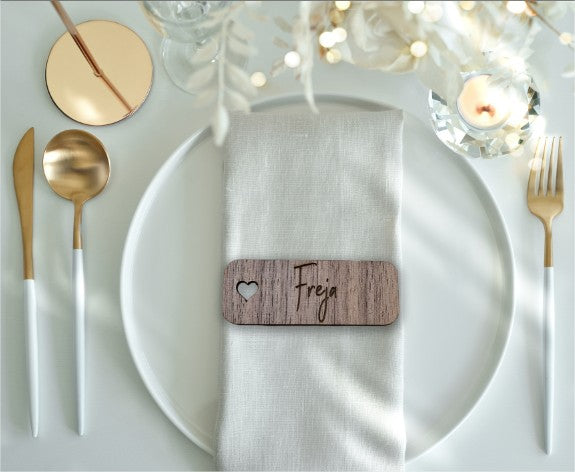 Bordkort med  hjerteudskæring