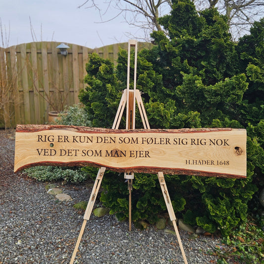 Ekstra langt plankeskilt i træ (op til 140 cm)